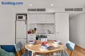 Executive Edge City 2 Bed Apartment with Car park - Image 5