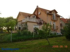 Alsóhegyi Apartmanok - Image 1