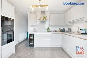 OnSiteStays Welling, Modern 2 Bed House, Free Parking & Wifi - Image 5