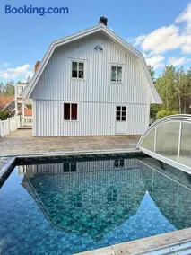 Glamping in a Bungalow Deluxe by the Forest w Swimmingpool near Golf and the Baltic Sea Beach - Image 4