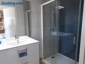 Longère rénovée avec charme, 5 chambres, grand jardin, proche du village, idéale pour 15 pers. - FR-1-410-355 - Image 2