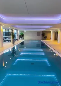 Gorgeous and Luxury Tower View Apartment - Image 1