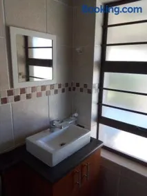 Aston Bay Holiday Home - Image 1