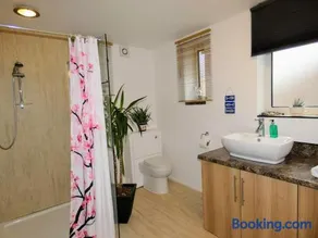 Rialto Holiday Apartments - Image 5