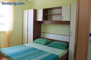 Summer house in Novalja - Image 1