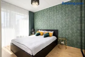 Ermi Street 2-Bedroom Apartment with Free Parking - Image 2