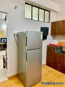 Comfortable Fully Furnished 2BHK House with 2AC's In City Center - Image 2