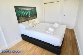 Apartamento con gran urbanización y piscina - Image 2