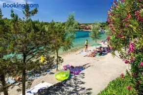 Apartments by the sea Grebastica, Sibenik - 8333 - Image 5
