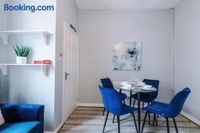 St Helens Central, 2 Bed , Long Stay OFFERS, Contractors, Relocations, Families, Sleeps 4 , St Helens - Image 3