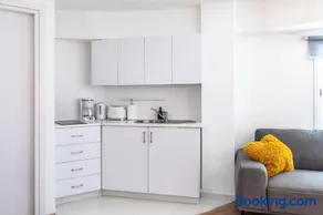 Cozy 2-bedroom apartment near Finikoudes Beach - Image 3