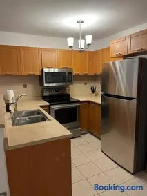 Lovely 2 bedroom condo with pool and beach access - Image 3