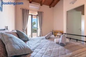 PinetoAlba Country House - Image 1