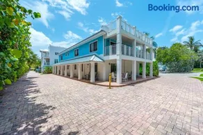 Juno Beach Seaside Escape I Steps from the Ocean! - Image 1