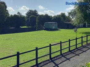 Willow Shepherd Hut - Image 4