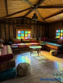 Magnifique Chalet en bois collé à la forêt de Benslimane - Image 4