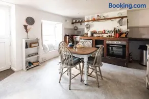 Charming Cornish Cottage, Portreath, Dogs Welcome - Image 5