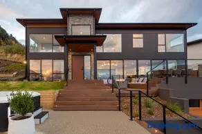 Aroha on Florence by Sothebys Luxury Rental Homes - Image 2