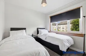 The Milburn-Sleeps6-EnclosedGarden-NearGlasgow - Image 4