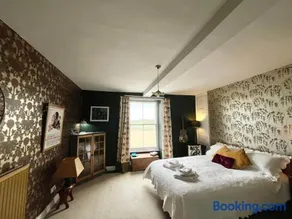 Three private rooms in the Master Suite, Cotswolds Coaching Inn - Traveller Awards Winner 2026 - Image 3