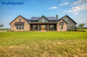 The Winn Retreat in Round Top, a serene escape - Image 2