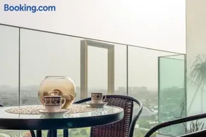 Ultimate Stay - 3 Beds - Scenic Panoramic Views - Right at Metro Station - 5-10min to Sea, Burj Khalifa, Old Town, Downtown - 15min from Airport - Image 3