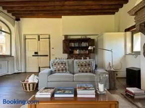 Esclusiva villa del 1500 con giardino privato - Image 3