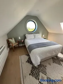 Beyren House Guest Suite - Image 1