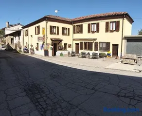 Desdemona House Pub - Image 1