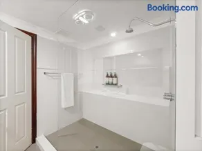 Marguerite Studio - central town & pool - Image 3