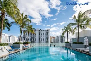 High Floor Luxury 2BR 2BA, Sleeps 6, Resort Access - Horizon by HomeStakes Stays - Image 5