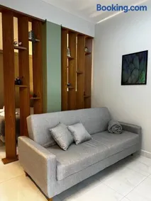 Studio com Garagem, Térreo com Acesso privativo e WIFI, a 5 Minutos do Centro - Image 4