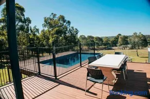 Gorgeous 3 bedroom raked ceiling cabin on the hill - Image 2