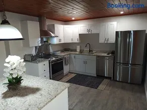 Fireside - Waterfront Resort Style Executive Cottage - Image 2