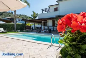 Deluxe Sicily Villa - Image 3