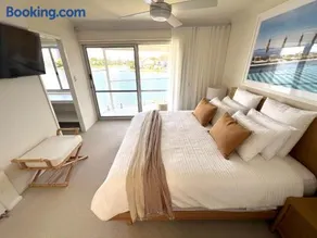 VILLA AQUILA - Mermaid Waters - Image 2