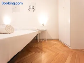 RRRapido Sant' Ambrogio Suites and Rooms - Via Olona - Image 5