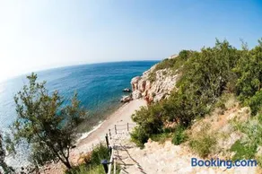 Beachfront apartment with pool, panoramic sea view - by Traveler tourist agency Krk - ID 2390 - Image 3