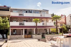 Marinus Apartments - Image 2