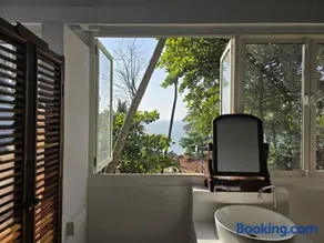 The Beachside Hostel - Image 1