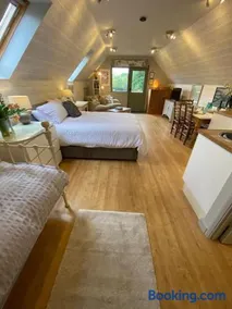 Hazelhurst - close to Bewl Water, Ticehurst - Image 1