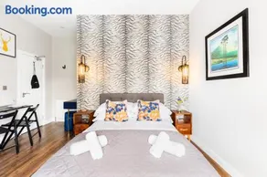 The Shirt Factory Apartments - Image 1