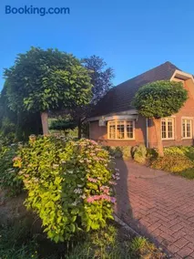 Luxe vakantiehuis met Airco op Veluwe met tuin in Barneveld - Image 1