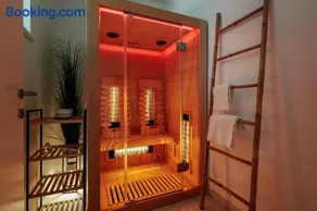 Lakeview Apartment - Image 2