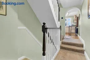 Charming Reigate Redhill Cottage - Image 4