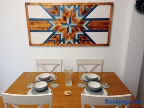 Oxfords 5 Star Lux 2 bedroom Flat near JR 5 pax, permit parking - Image 3