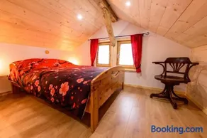 Charming Chalet in Martigny with terrace, 40 m² - Image 3