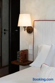 Kanaloa Lodge - Image 1