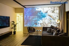 Villa Aida - 4 bedroom luxury villa with large private pool 4K projector and Jacuzzi - Image 3