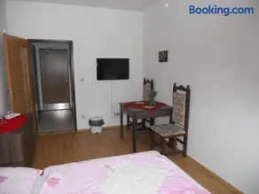 Motel Madona - Image 2